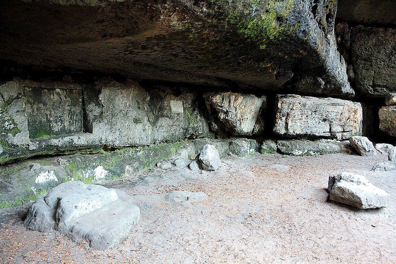 
<span>Balzerovo ležení</span>
