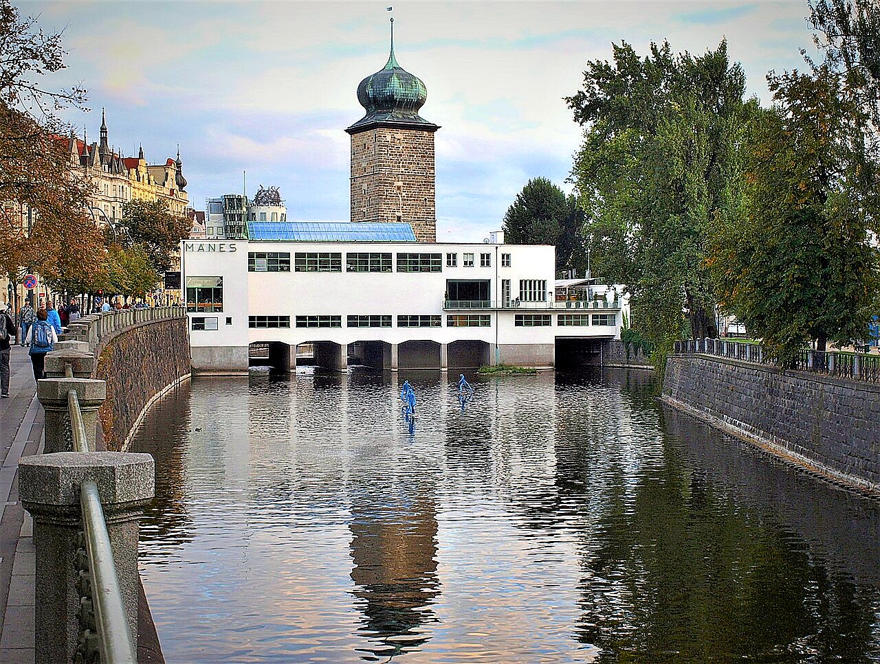 
<span>Budova Spolku výtvarných umělců Mánes</span>
