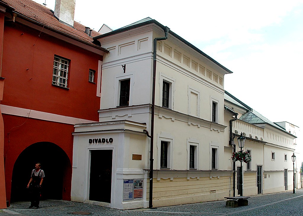 
<span>Divadlo Karla Hynka Máchy</span>
