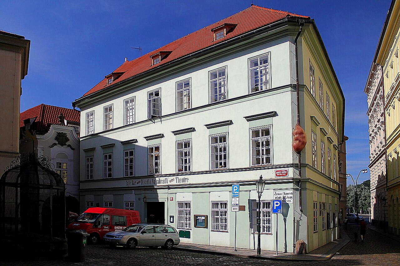 
<span>Divadlo Na zábradlí</span>
