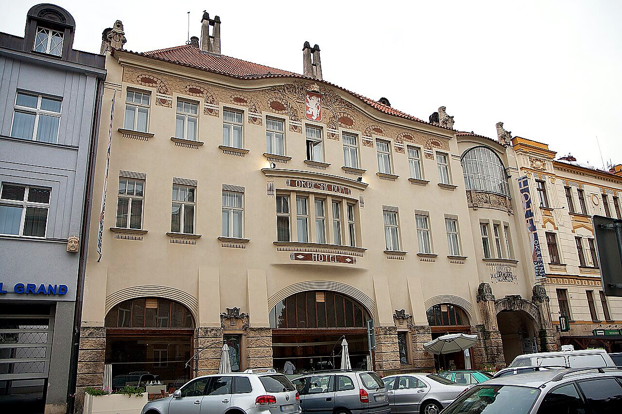 
<span>Okresní dům v Hradci Králové</span>
