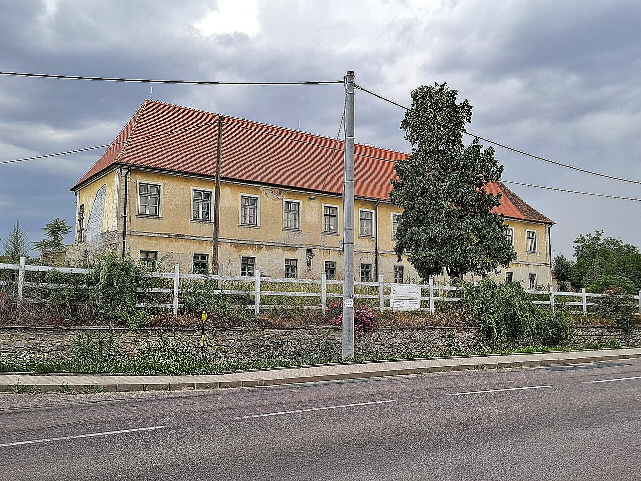 
<span>Zámek Branišovice</span>

