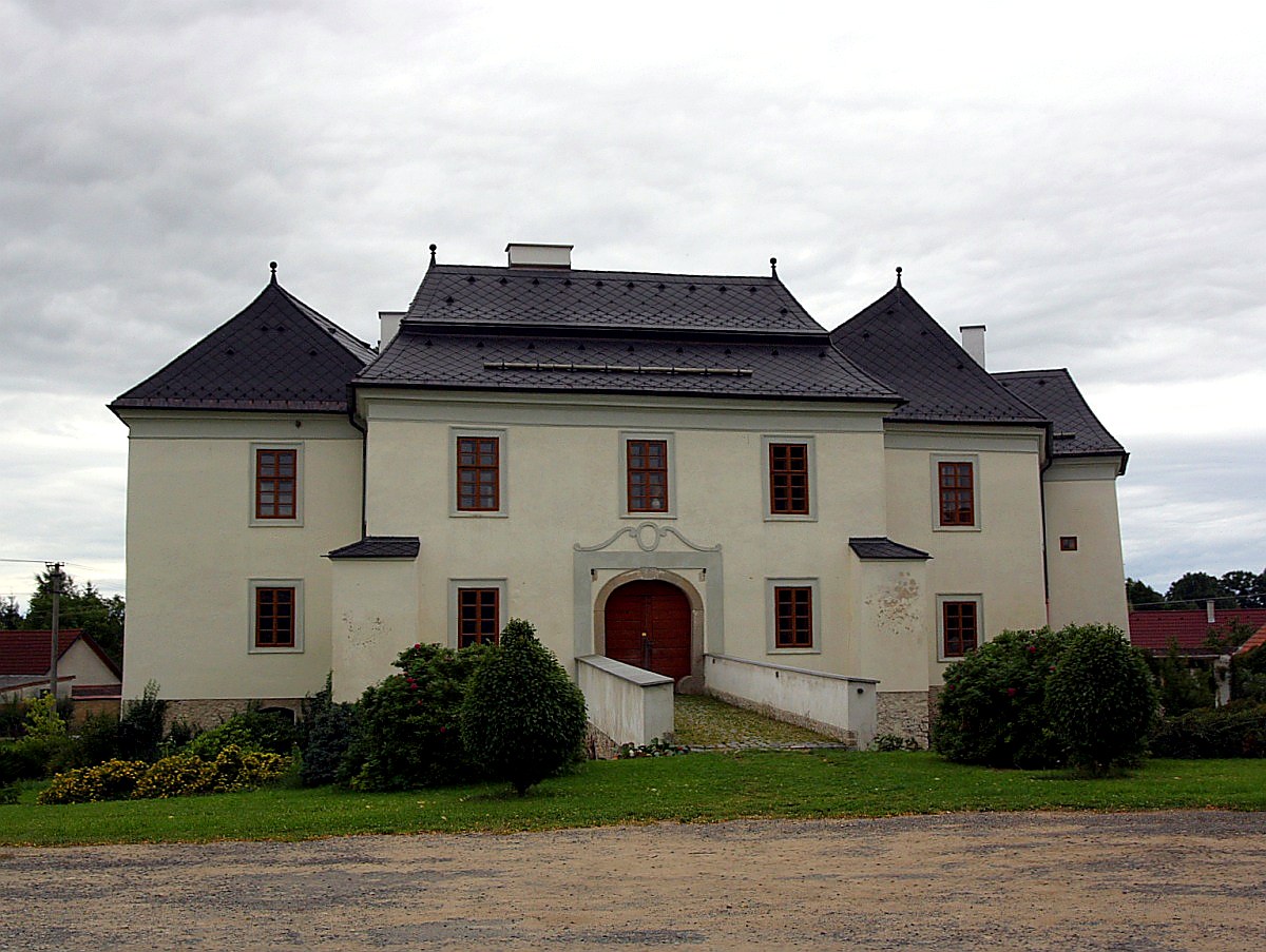 
<span>Zámek Pluhův Žďár</span>
