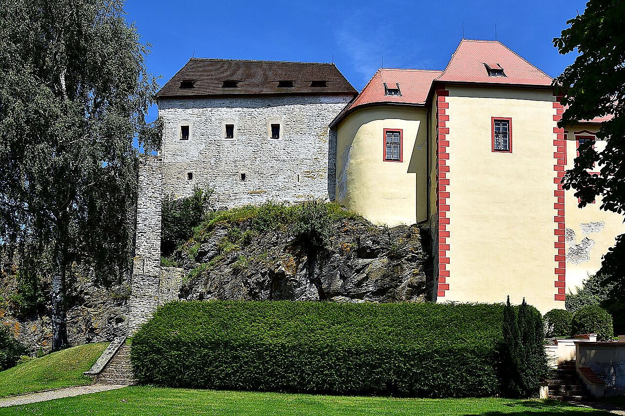 
<span>Zámek a hrad Kámen</span>
