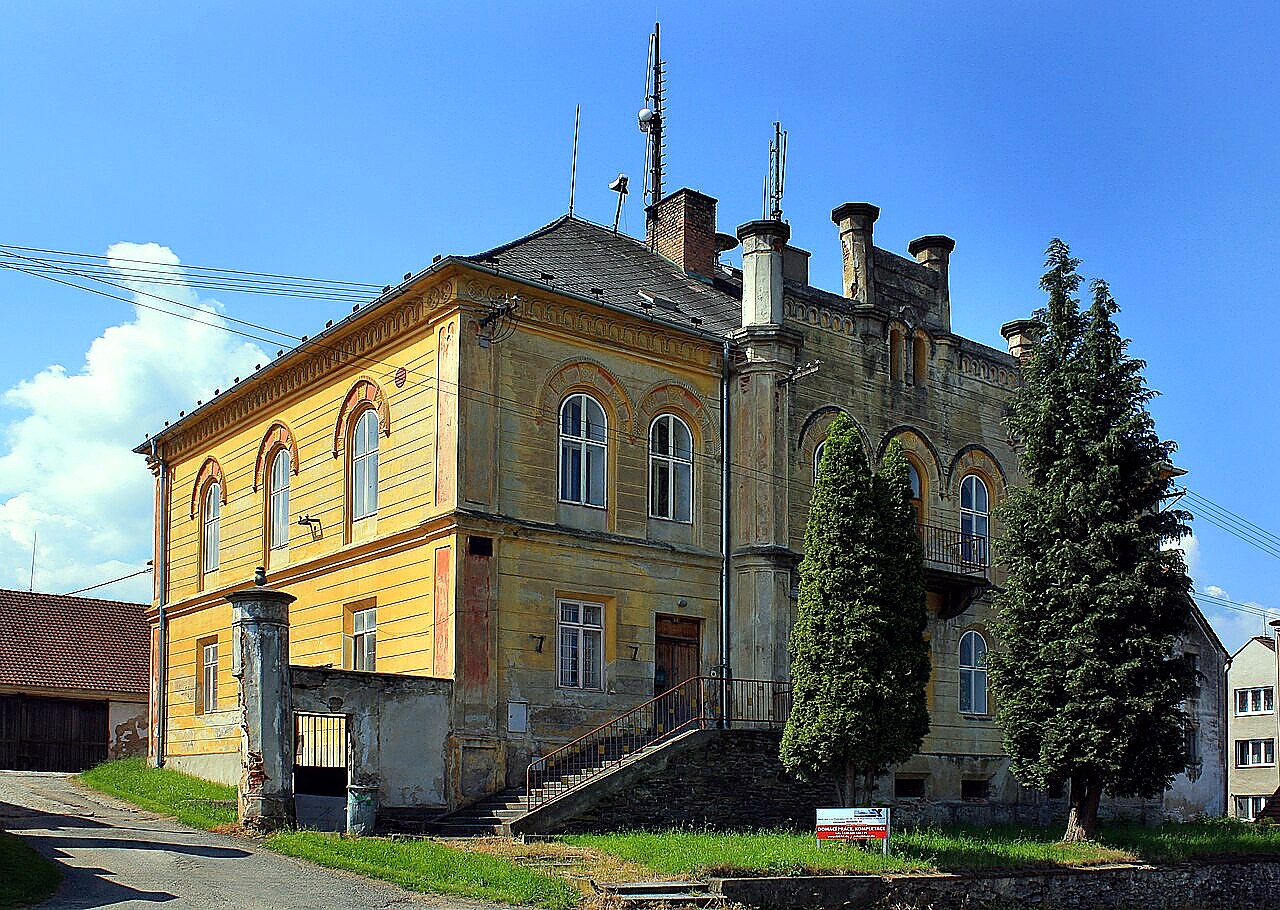 
<span>zámek Mochtín</span>
