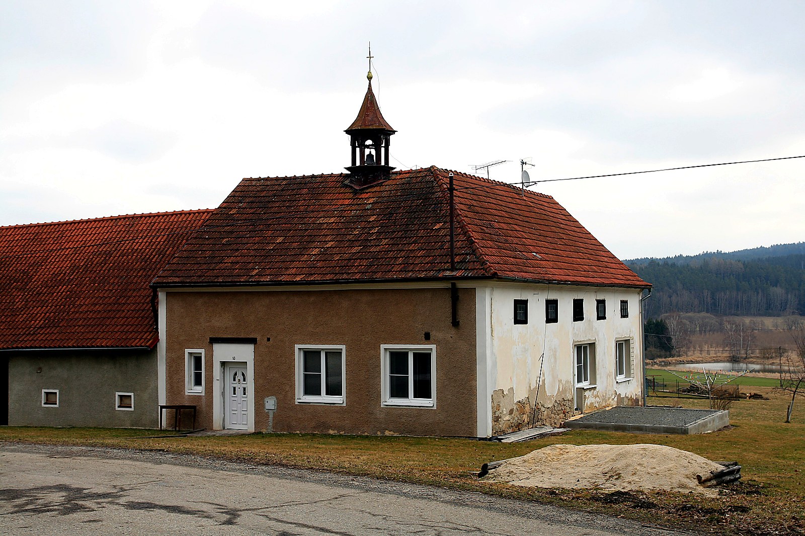 
<span>zámek Mostky</span>
