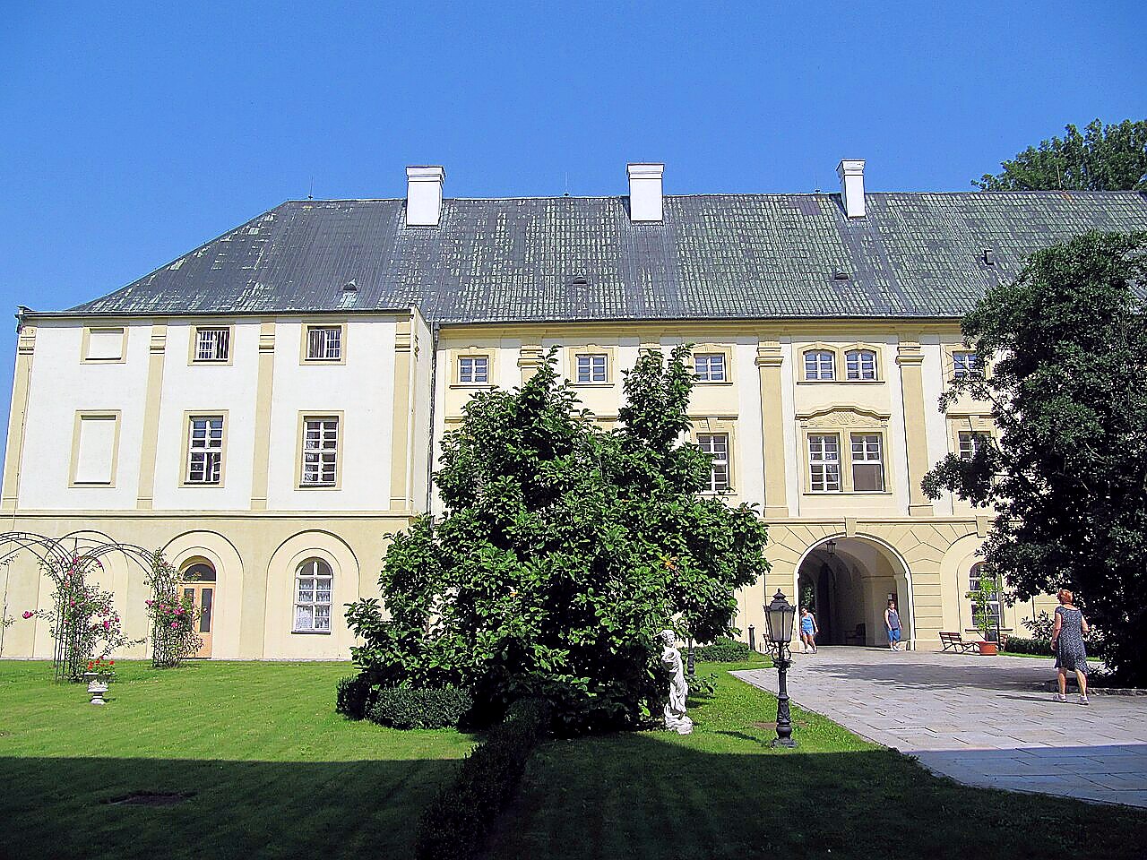 
<span>zámek Rokytnice</span>
