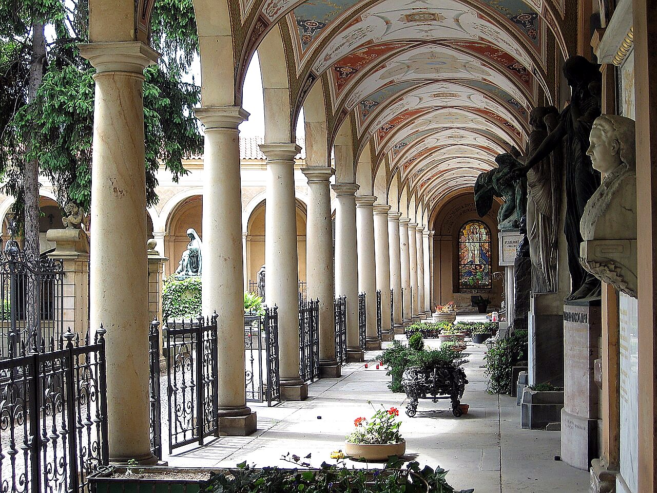 
<span>Vyšehradský hřbitov</span>
