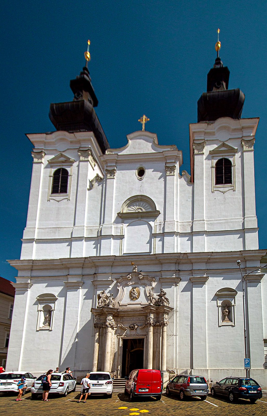 
<span>Kostel Nalezení svatého Kříže ve Znojmě</span>
