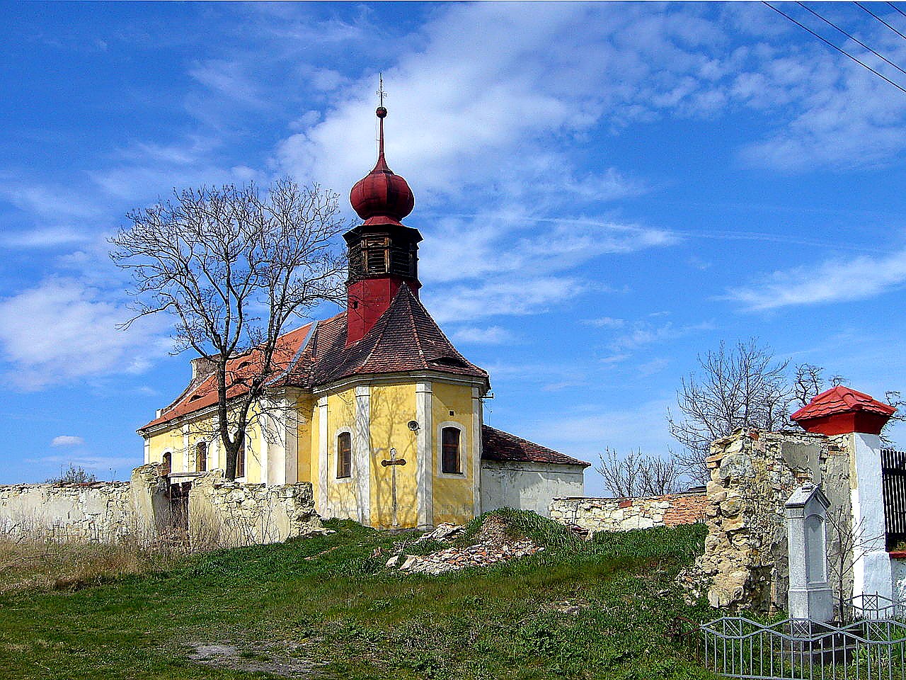 
<span>Kostel Narození Panny Marie (Mory)</span>
