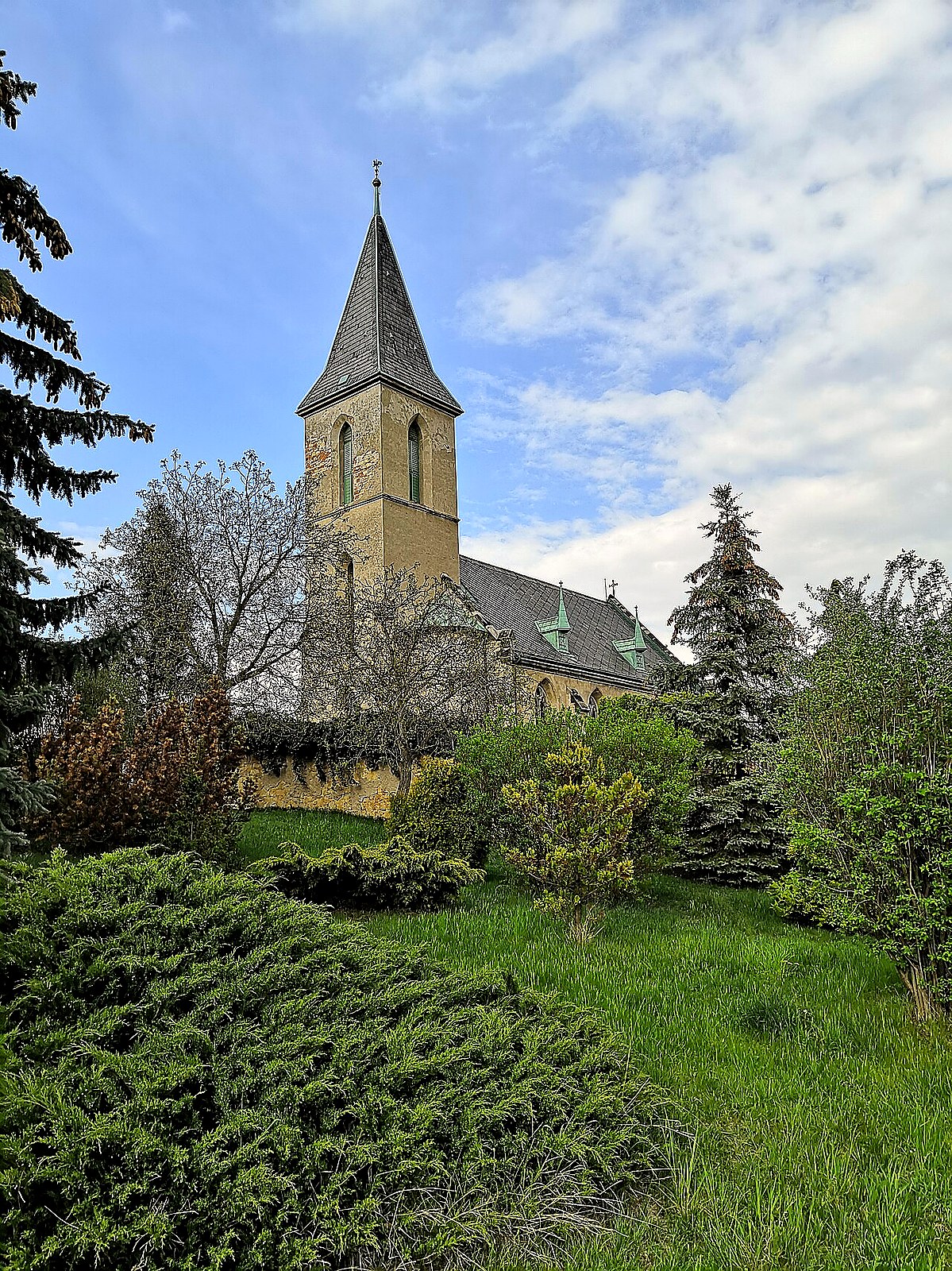 
<span>Kostel Narození Panny Marie (Páleč)</span>
