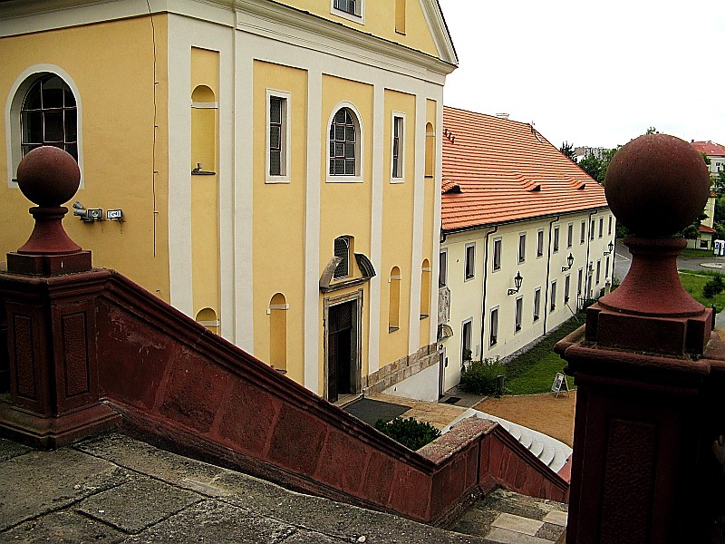 
<span>Kostel Zvěstování Panny Marie (Ostrov)</span>
