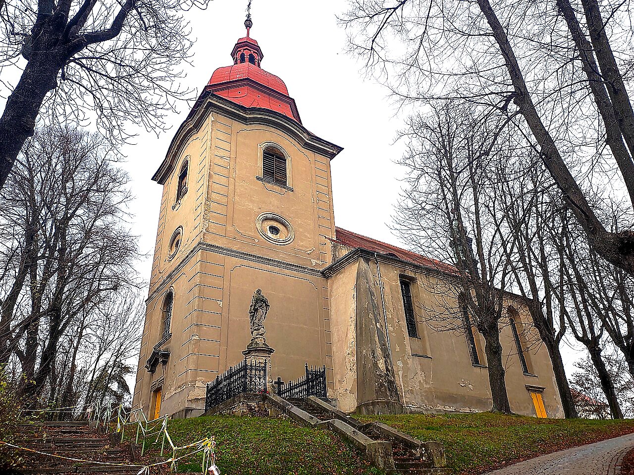 
<span>Kostel svatého Bartoloměje (Dobrovice)</span>
