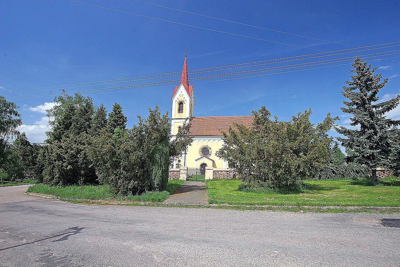 
<span>Kostel svatého Filipa a Jakuba (Mlékosrby)</span>
