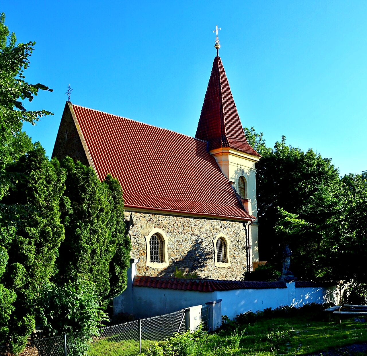 
<span>Kostel svatého Jakuba Staršího (Petrovice)</span>
