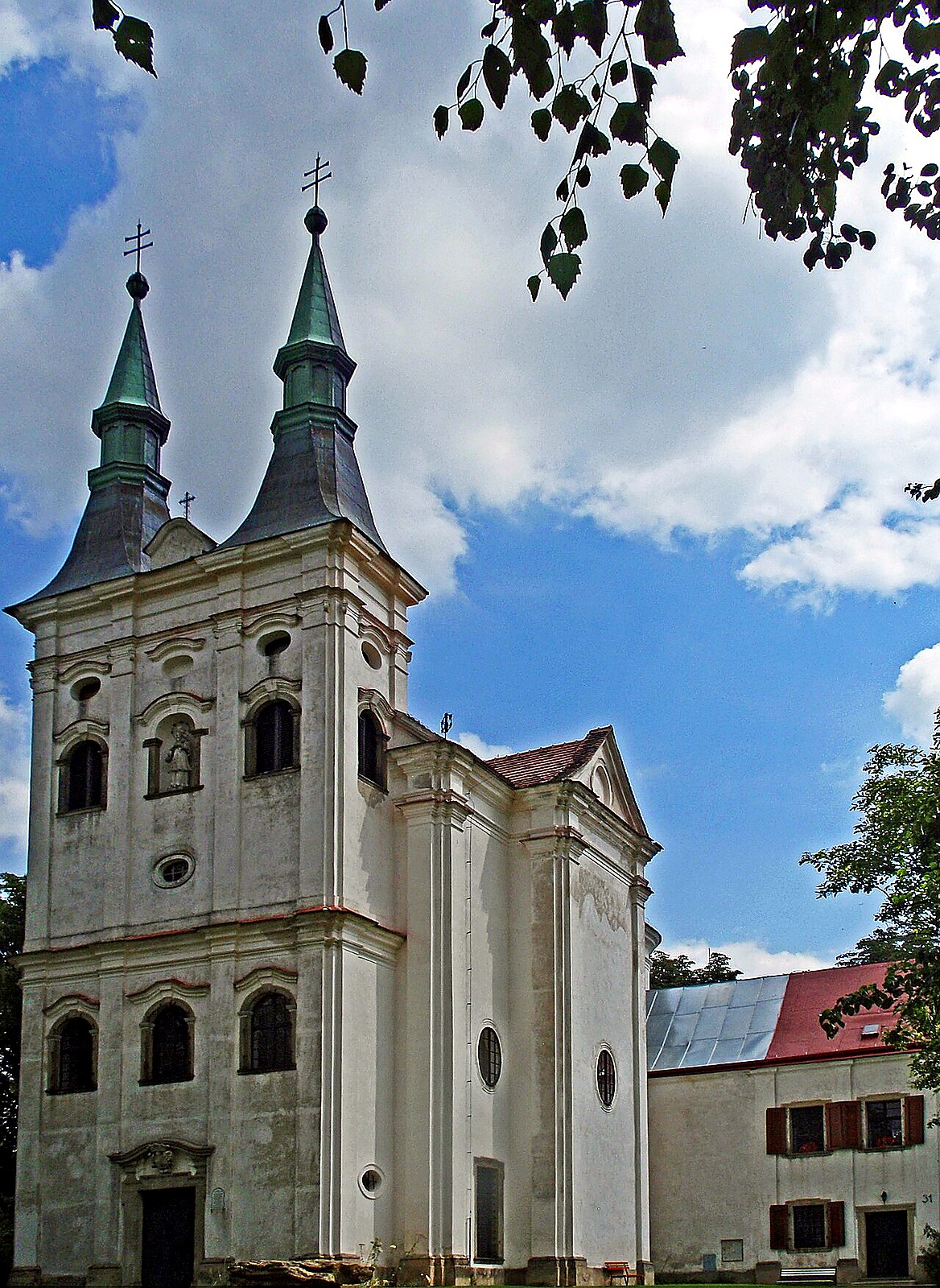 
<span>Kostel svatého Jana Nepomuckého (Krahulčí)</span>
