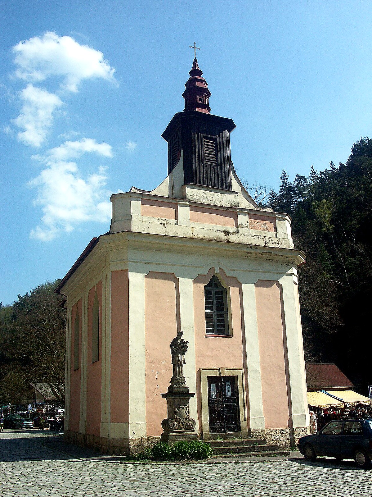 
<span>Kostel svatého Jana Nepomuckého (Hřensko)</span>

