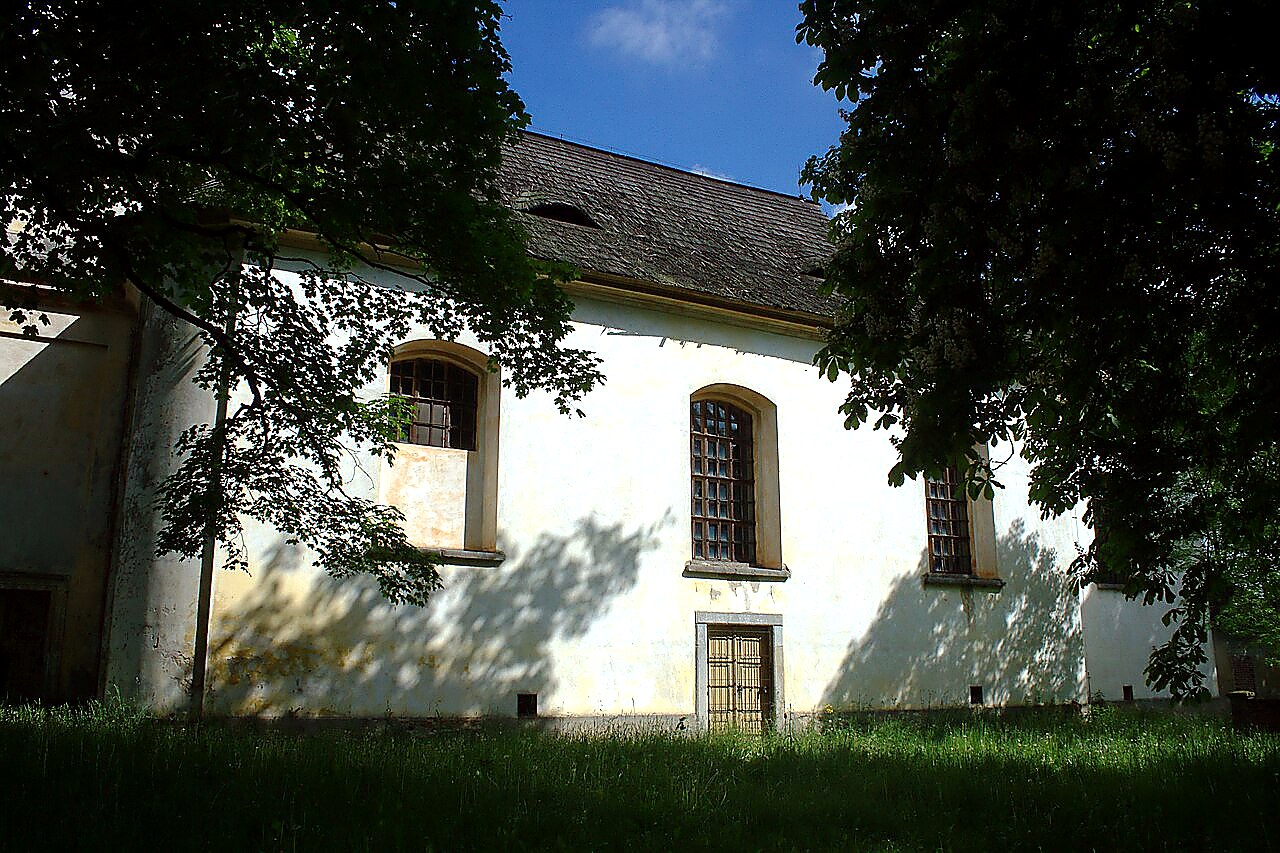 
<span>Kostel svatého Jana a Pavla (Rájov)</span>
