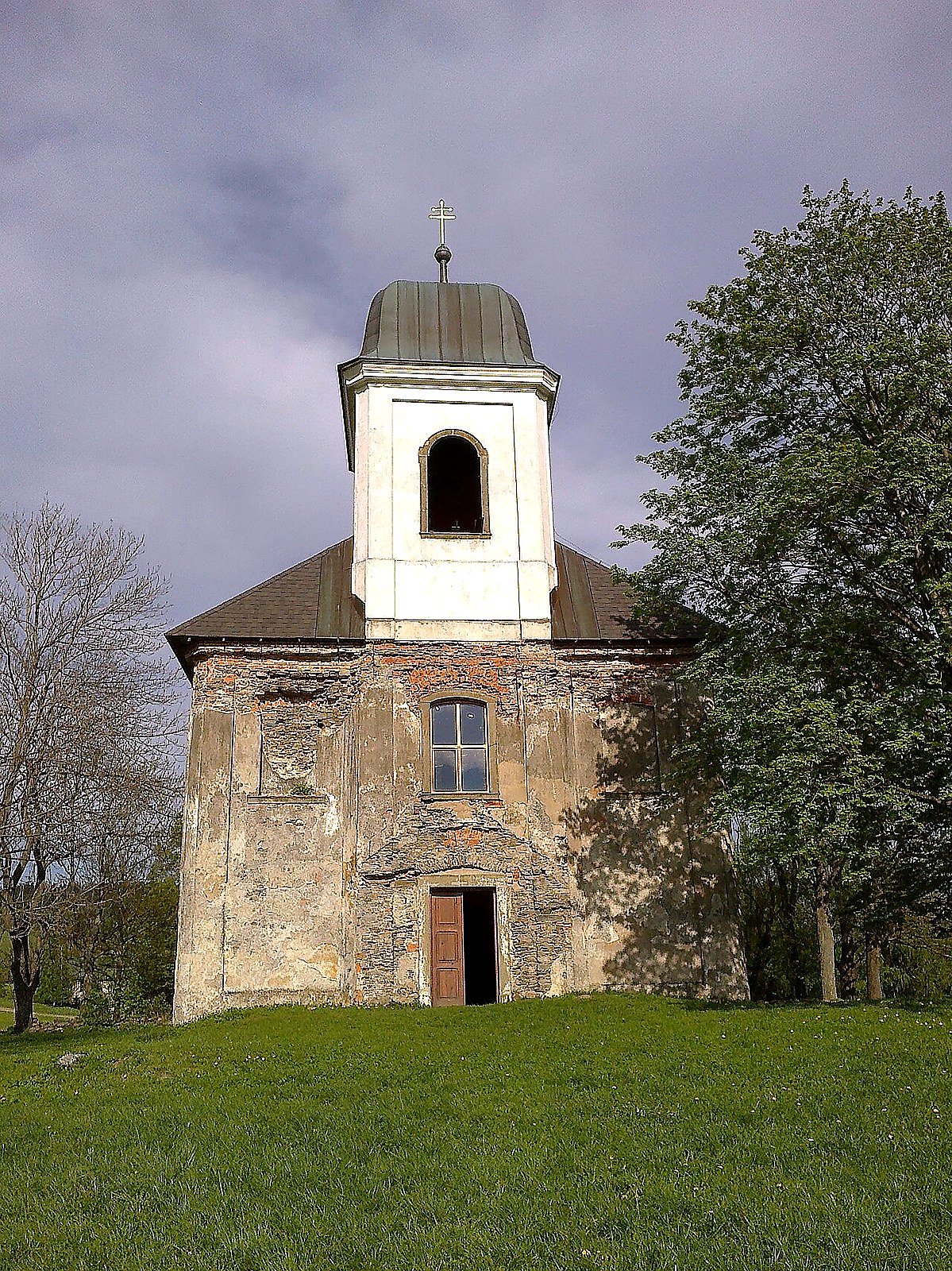
<span>Kostel svatého Matouše (Deštné v Orlických horách)</span>
