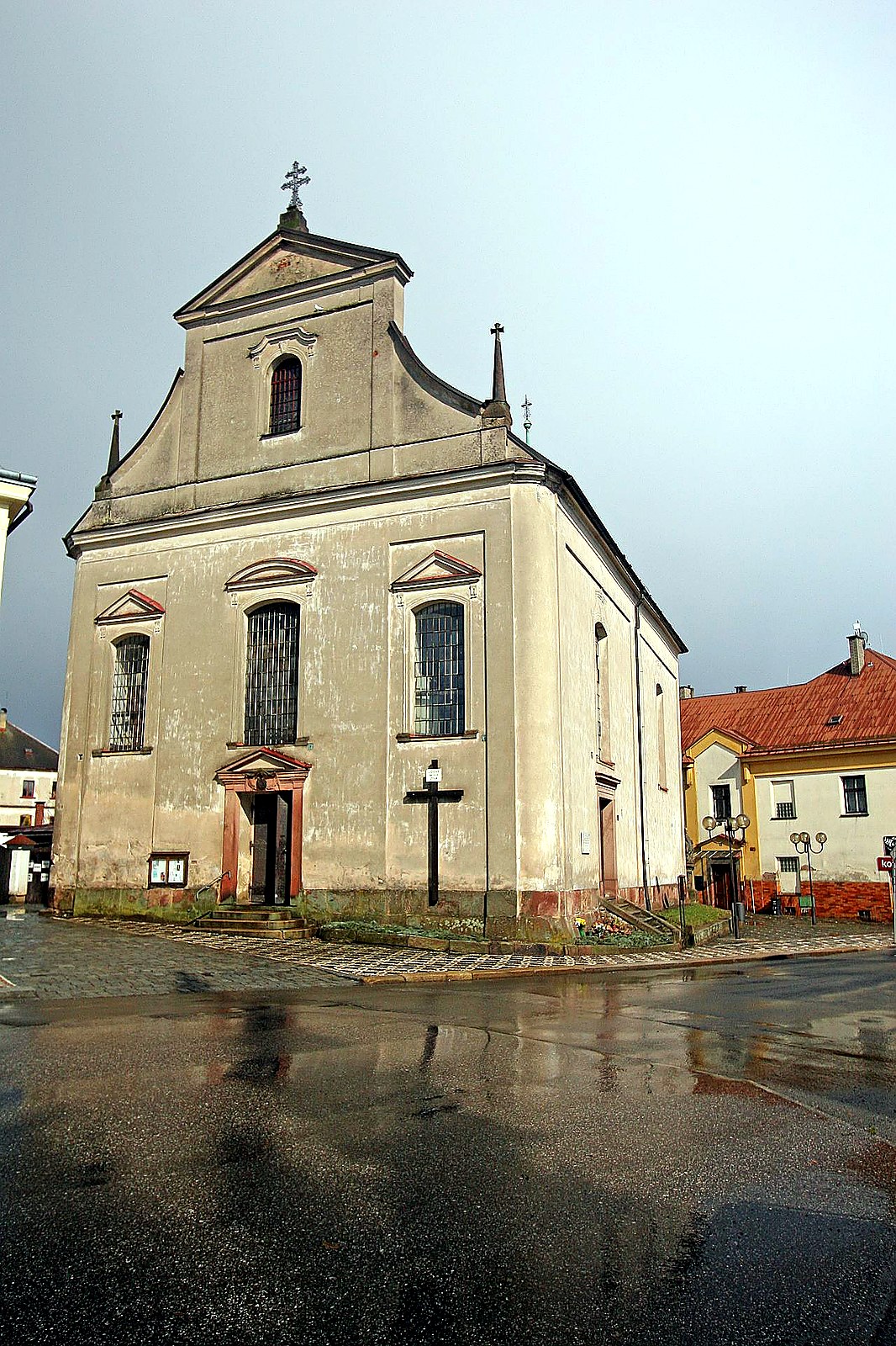 
<span>Kostel svatého Mikuláše (Lomnice nad Popelkou)</span>
