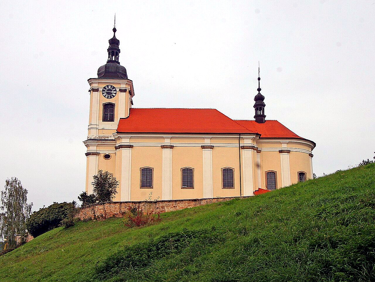 
<span>Kostel svatého Petra a Pavla (Konecchlumí)</span>
