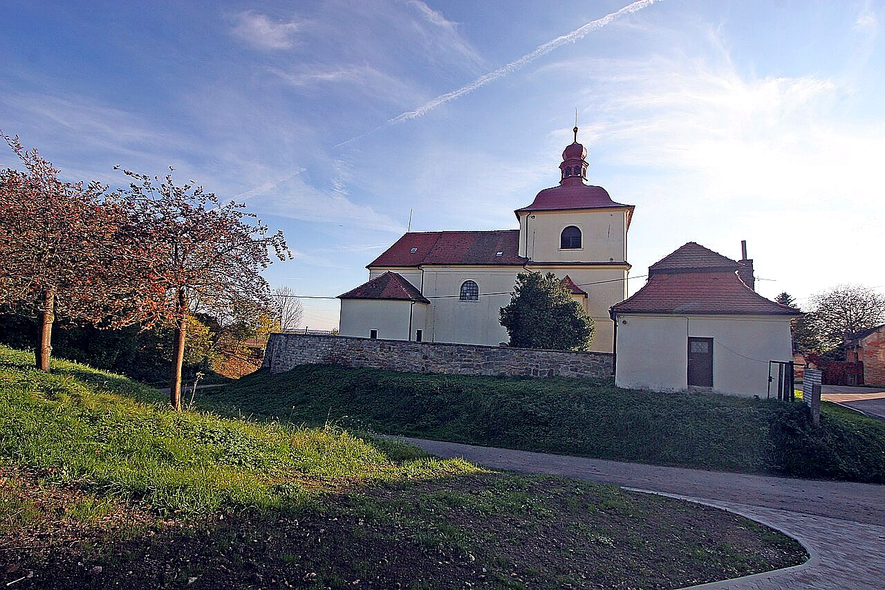 
<span>Kostel svatého Stanislava (Sendražice)</span>

