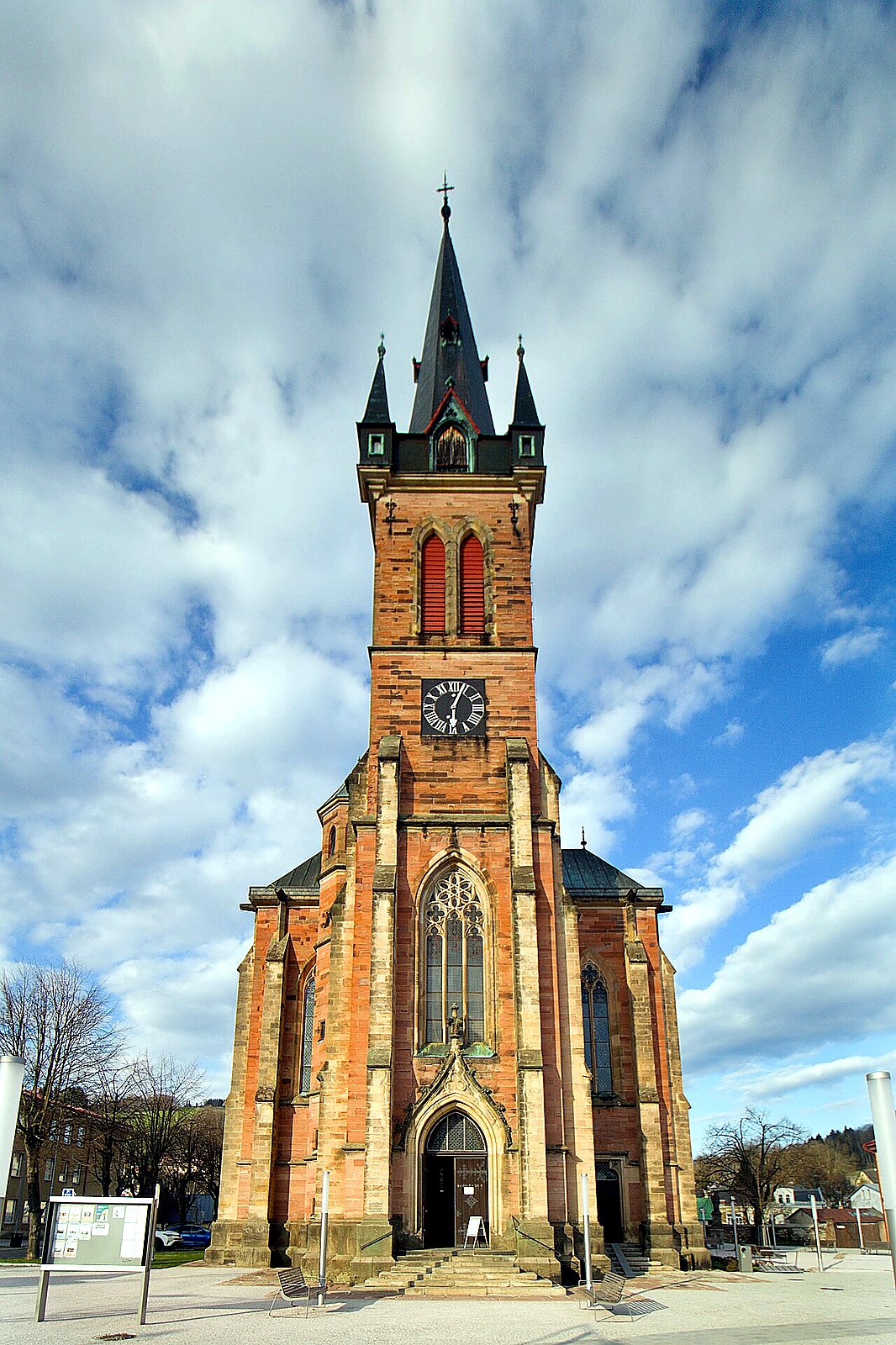
<span>Kostel svatého Vavřince (Vrchlabí)</span>
