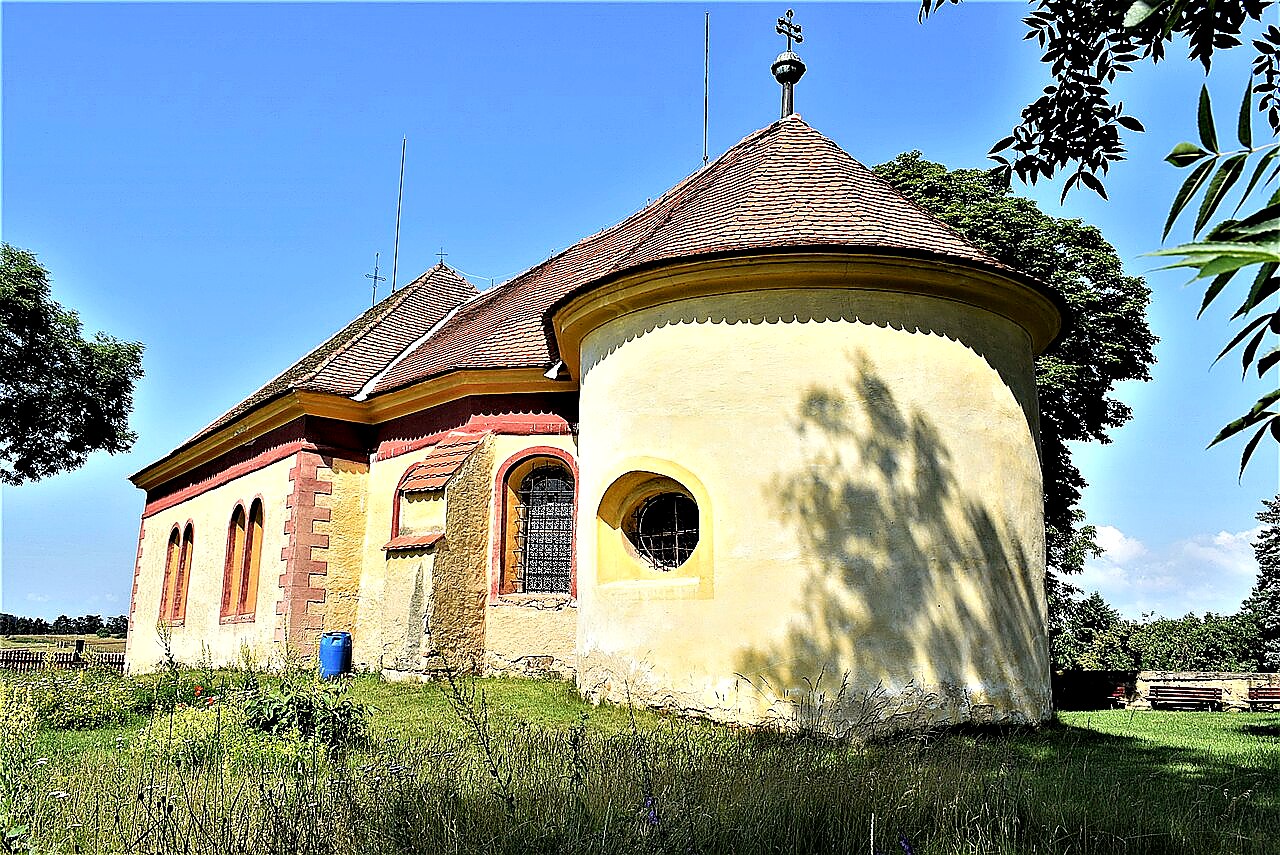 
<span>Kostel svatého Štěpána (Skřivaň)</span>
