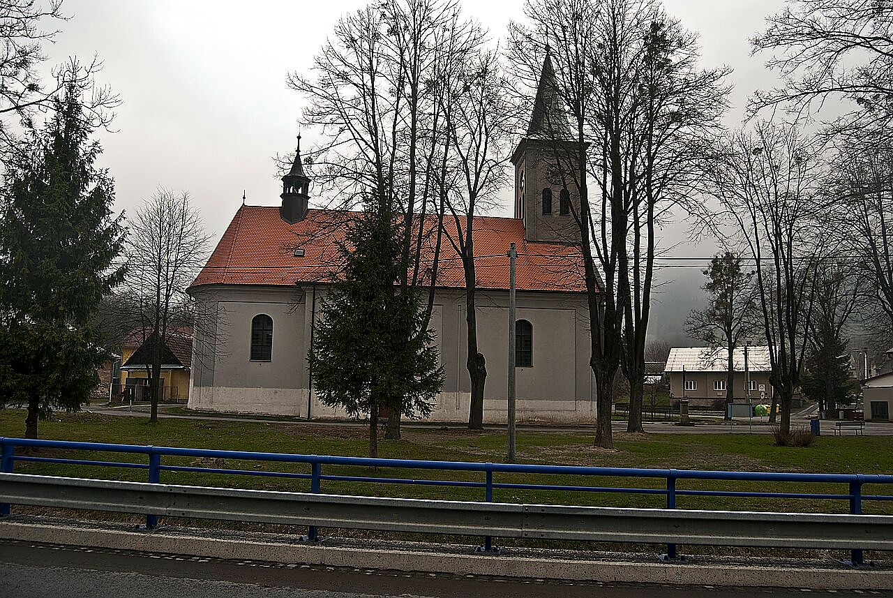 
<span>Kostel svatých Petra a Pavla (Lichnov)</span>
