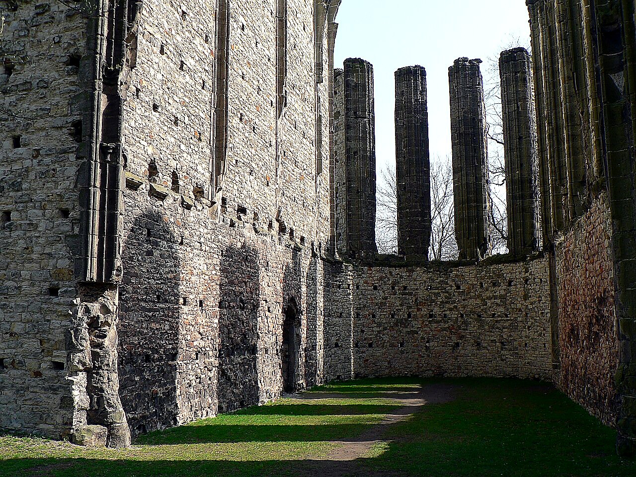 
<span>Nedostavěný chrám v Panenském Týnci</span>
