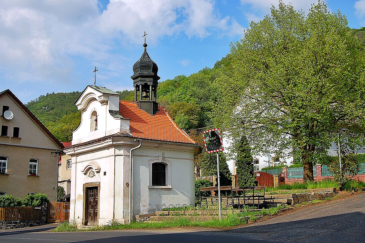 
<span>kaple svaté Anny na návsi v Brné</span>
