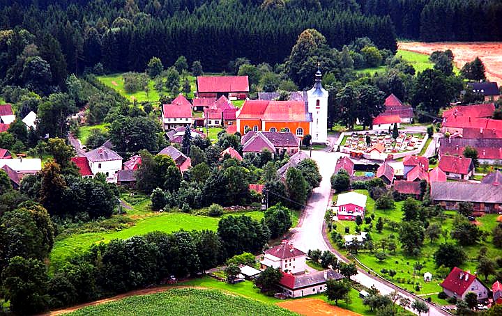 
<span>kostel Nanebevzetí Panny Marie (Vojslavice)</span>
