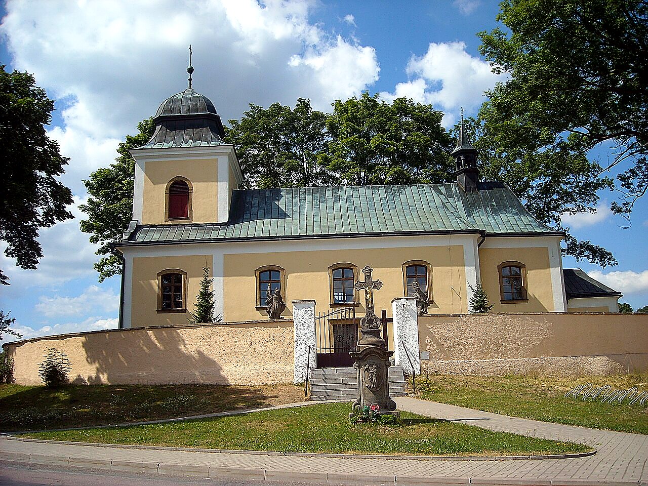 
<span>kostel Nejsvětější Trojice (Kameničky)</span>
