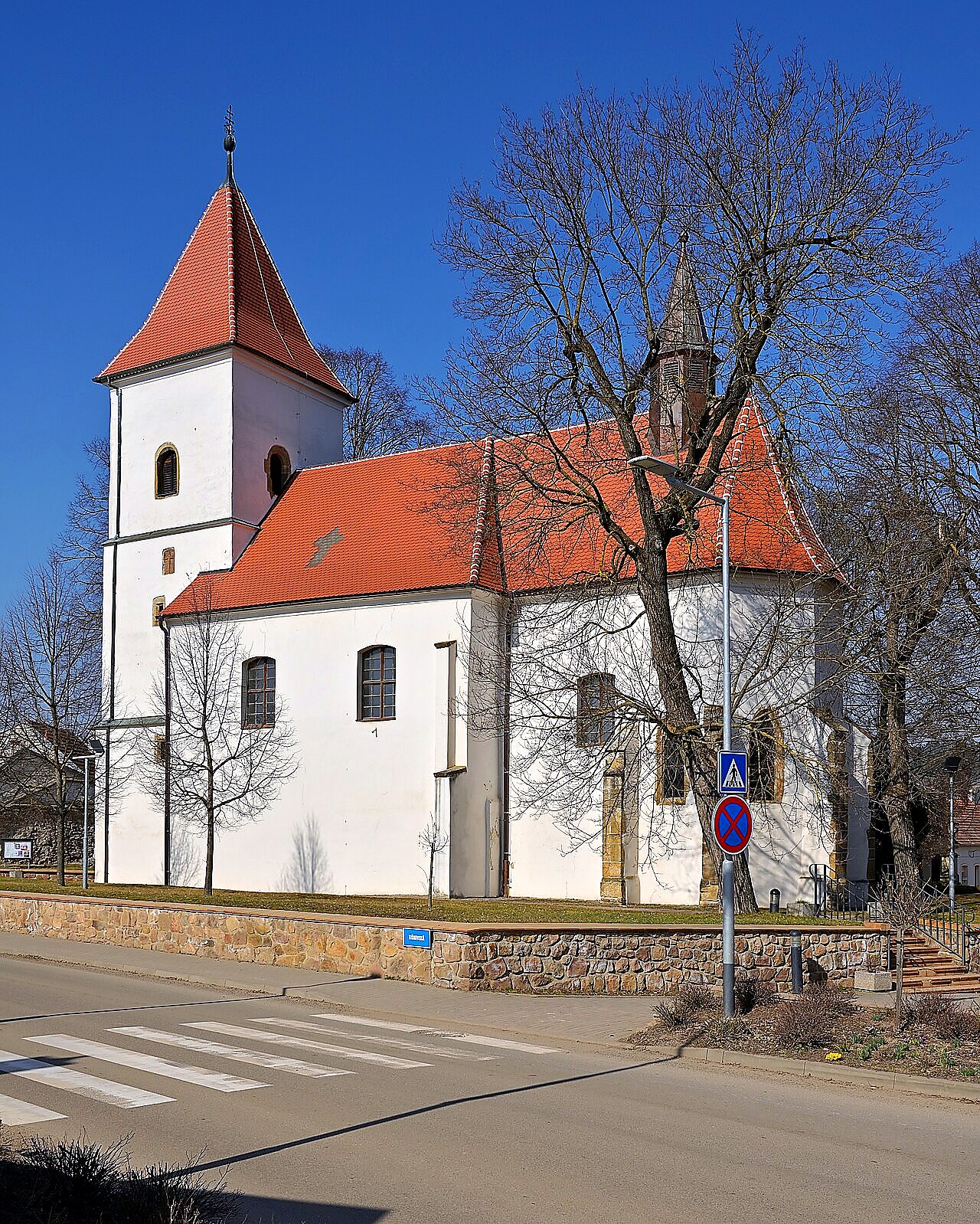 
<span>kostel Povýšení svatého Kříže (Drásov)</span>
