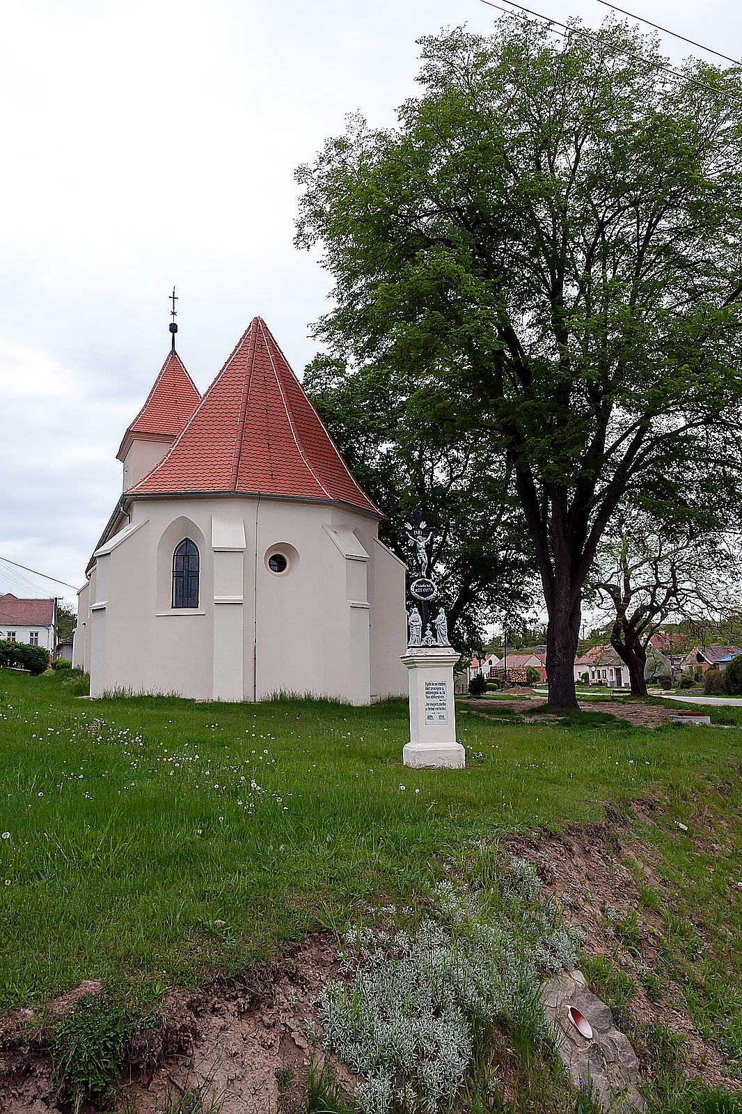 
<span>kostel svaté Anny (Morašice)</span>

