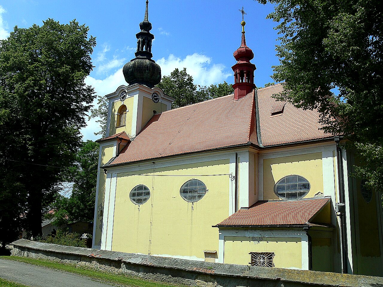 
<span>kostel svatého Jiří (Pivín)</span>
