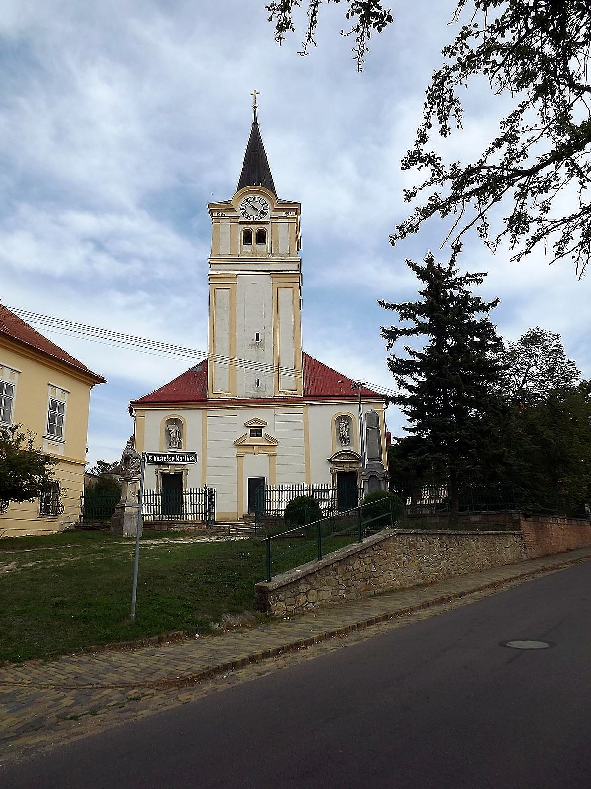 
<span>kostel svatého Martina (Šatov)</span>
