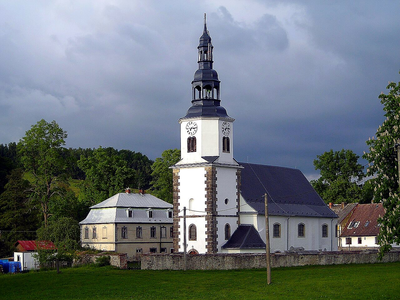 
<span>kostel svatého Mikuláše v Bílém Kostele nad Nisou</span>

