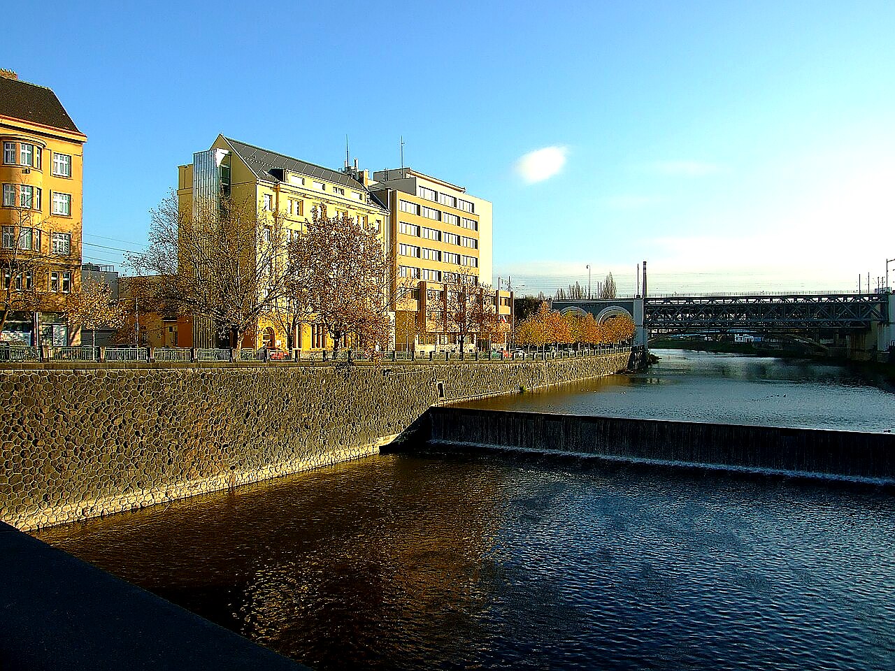 
<span>Denisovo nábřeží</span>
