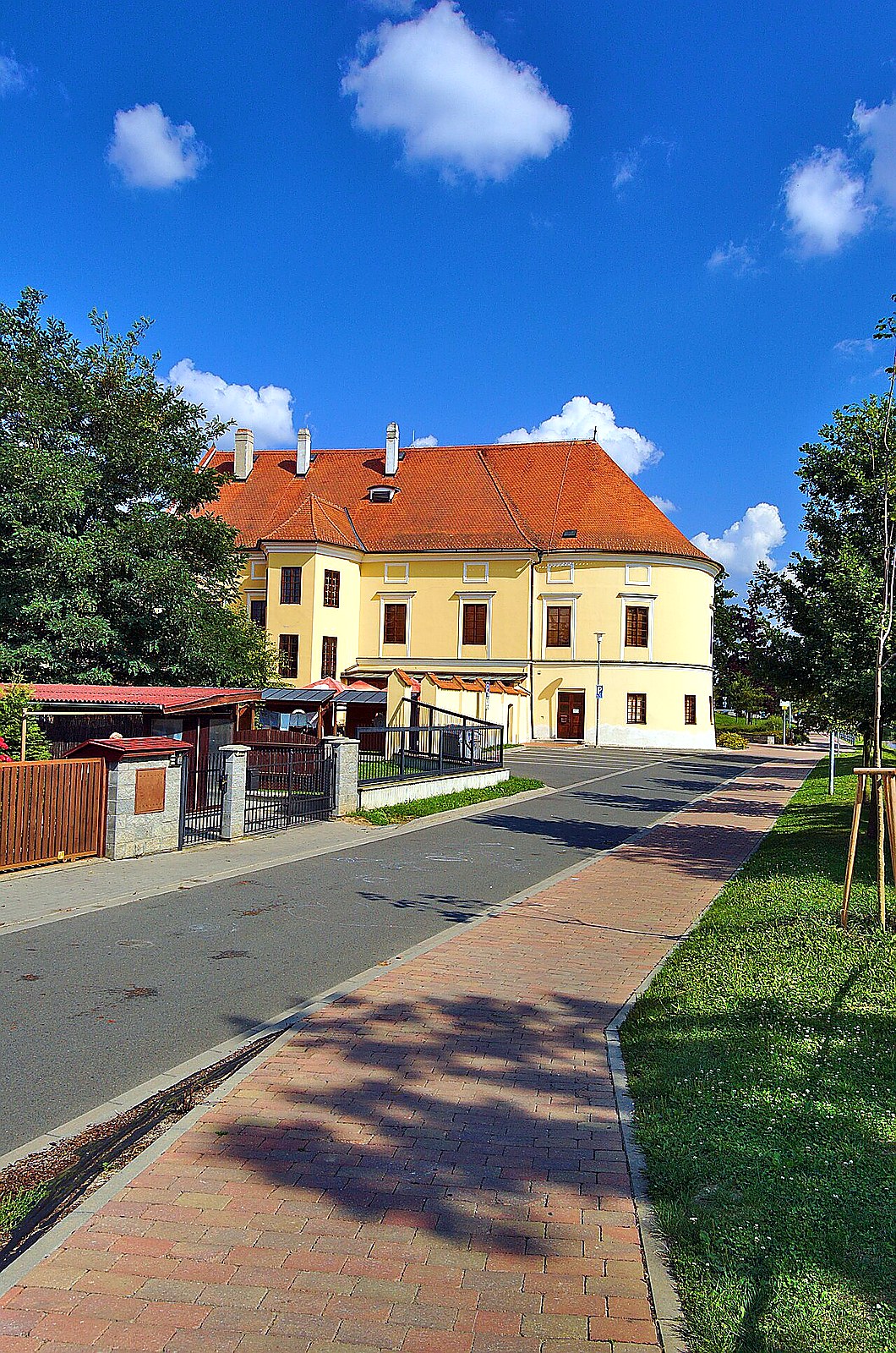 
<span>Smyčkova</span>

