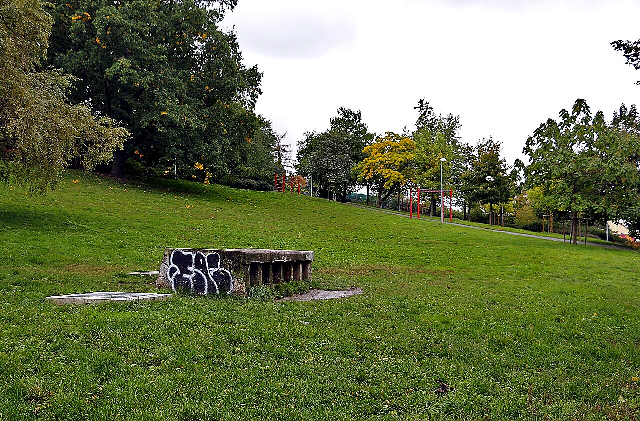 
<span>Park Pod Plynojemem</span>
