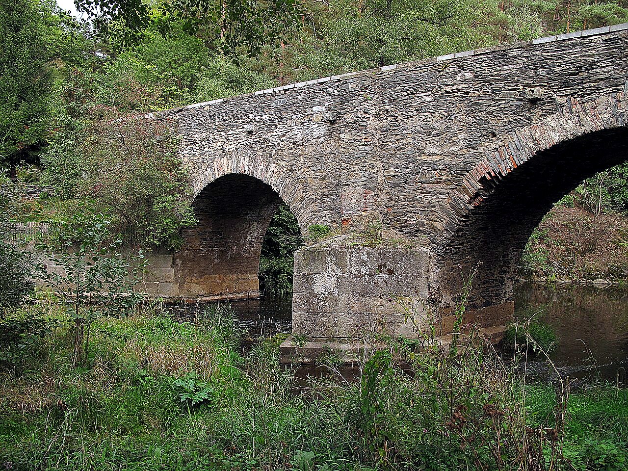 
<span>kamenný most v Rabštejně nad Střelou</span>
