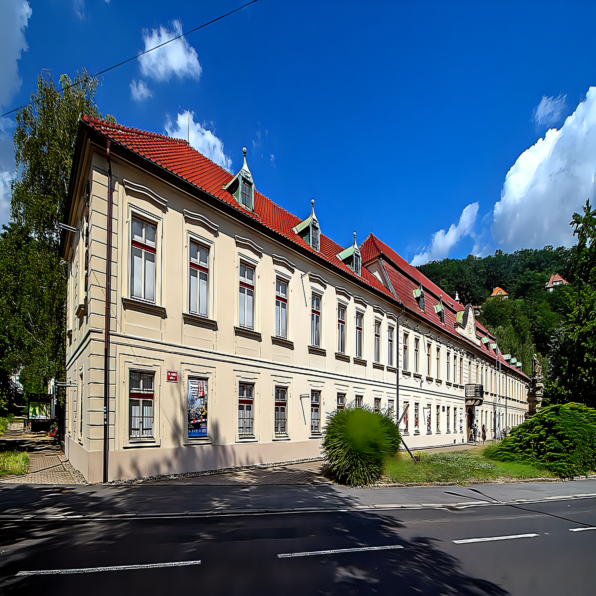 
<span>Lovecký zámeček Thunů v Podmoklech</span>
