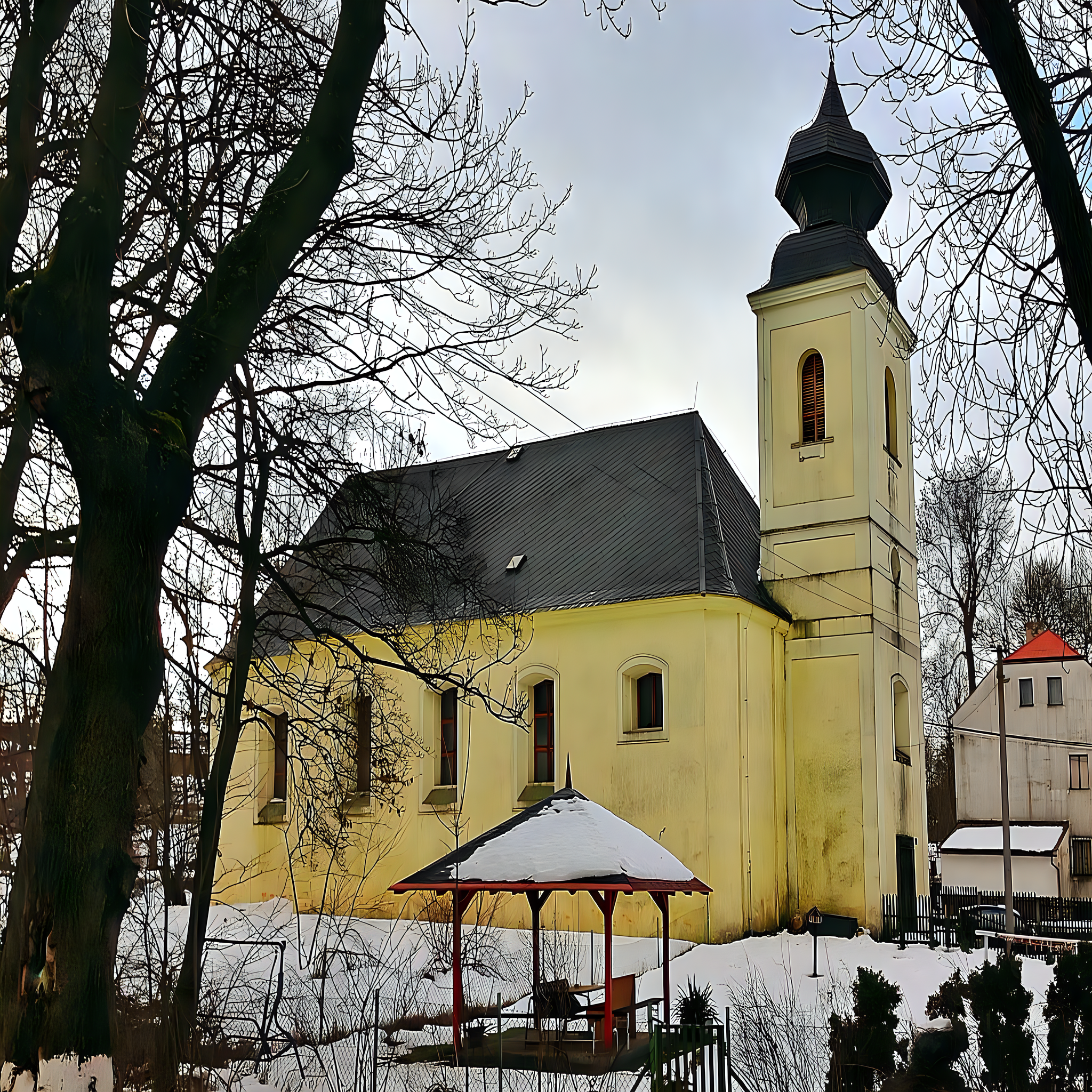 
<span>Kostel Nanebevzetí Panny Marie (Krásný Les)</span>
