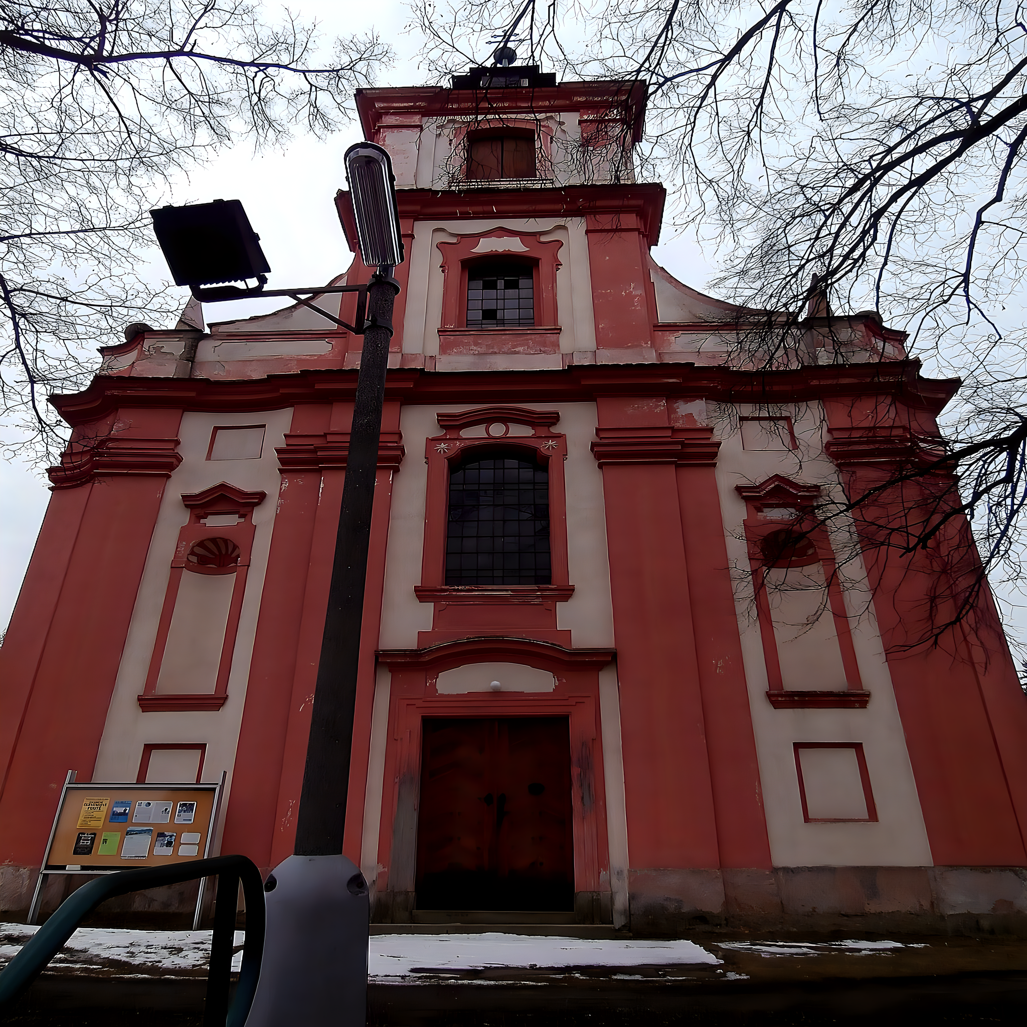 
<span>Kostel Navštívení Panny Marie (Petrovice)</span>
