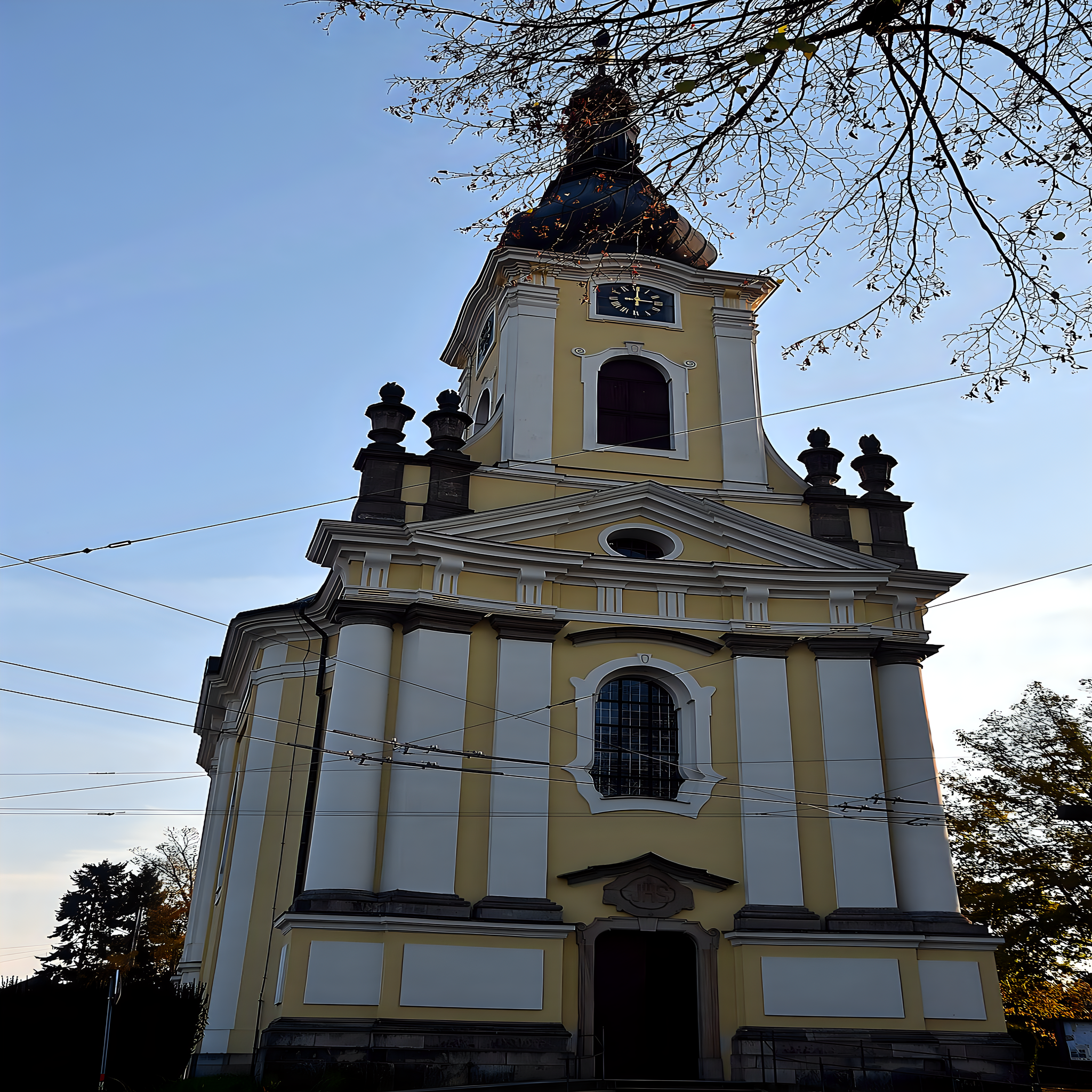 
<span>Kostel svatého Antonína Poustevníka v Hradci Králové</span>
