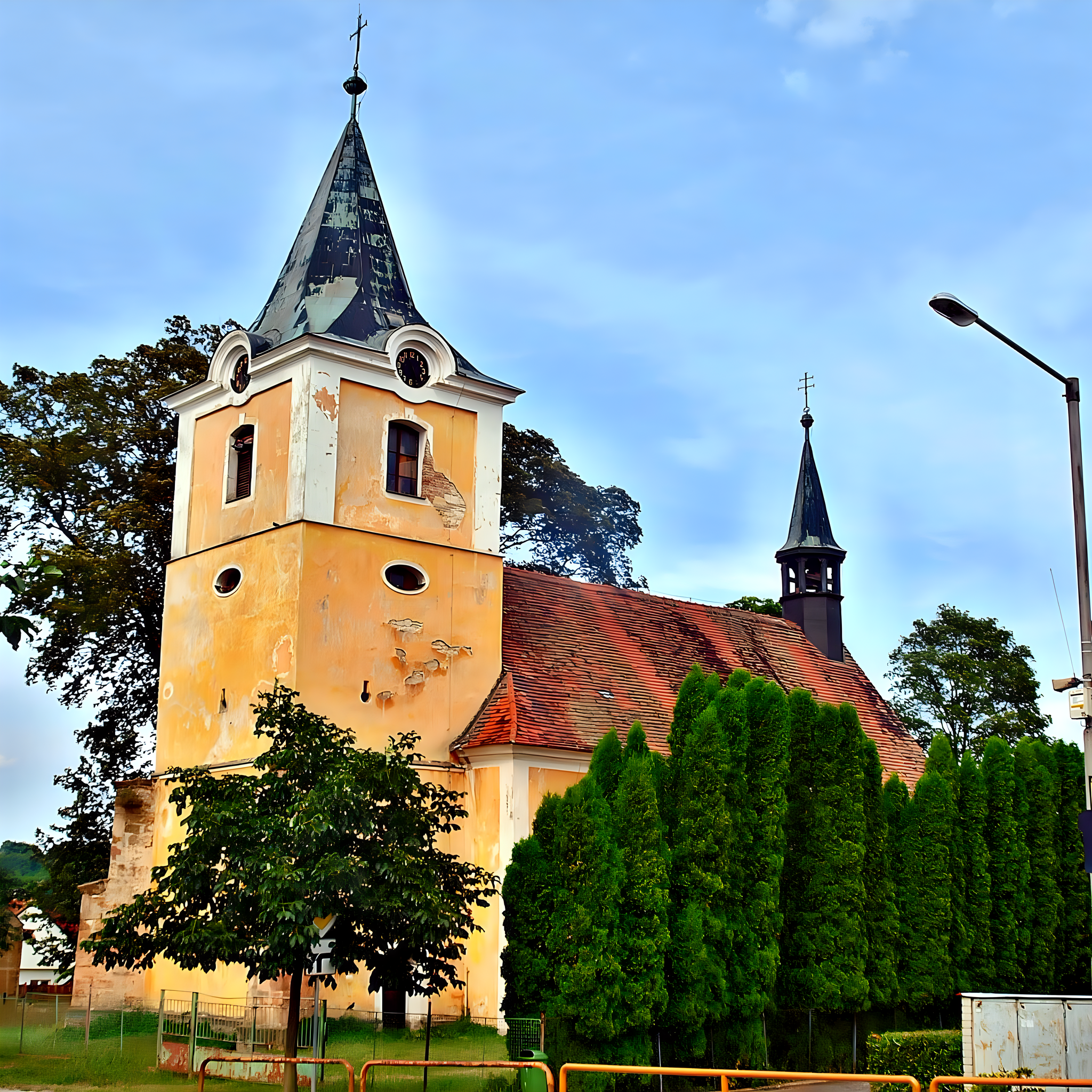 
<span>Kostel svatého Petra a Pavla (Řevničov)</span>
