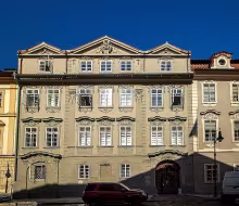 Palác Lažanských ve Sněmovní