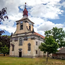 Kostel svatých Petra a Pavla v Oseku