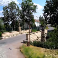 kamenný most v Tmáni